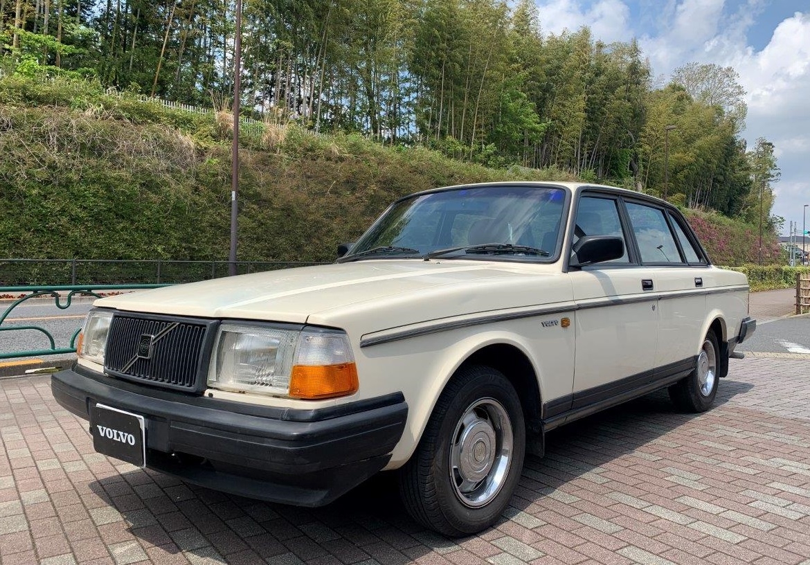 VOLVO ボルボ240 244 245 スチールホイールセット
